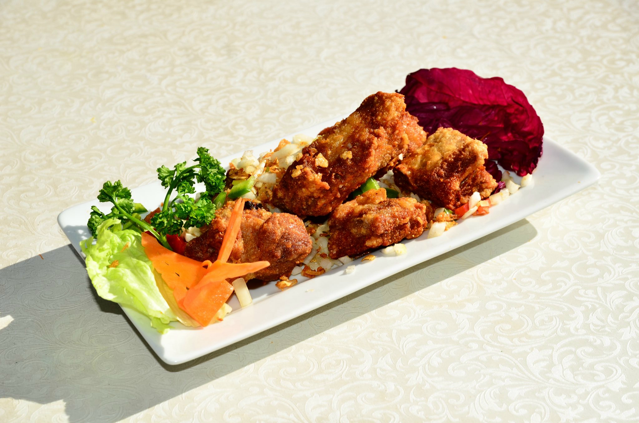 Travers de porc au sel et au poivre